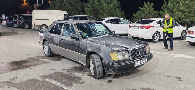 Mercedes E 200 1993, 274,555 km - 2.0 л - Sumqayıt