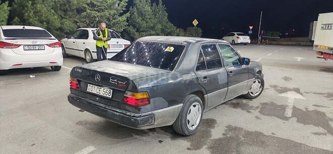 Mercedes E 200 1993, 274,555 km - 2.0 л - Sumqayıt