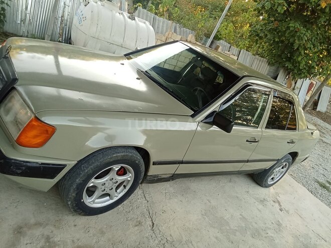 Mercedes 230 E 1988, 132,000 km - 2.3 l - Şamaxı