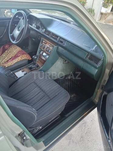 Mercedes 230 E 1988, 132,000 km - 2.3 l - Şamaxı
