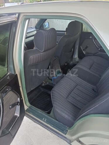 Mercedes 230 E 1988, 132,000 km - 2.3 l - Şamaxı