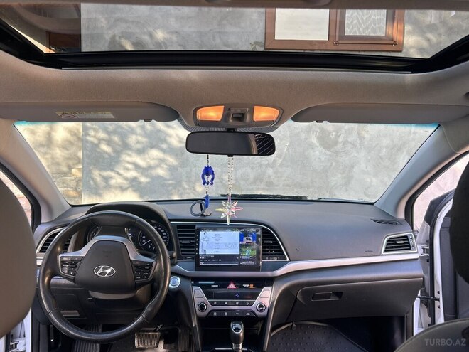Hyundai Avante 2016, 196,500 km - 1.6 l - Göyçay