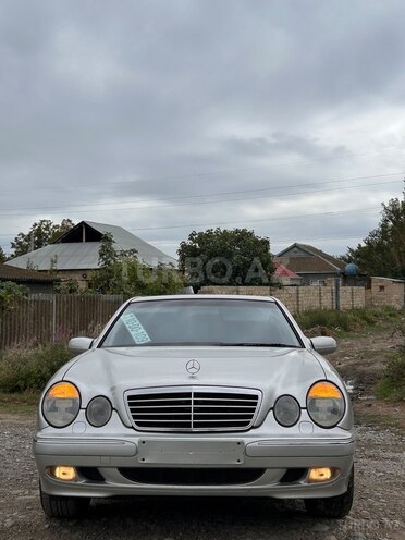 Mercedes E 220 2000, 354,786 km - 2.2 л - Bərdə