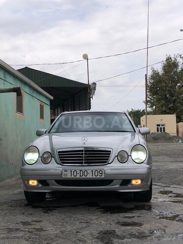 Mercedes E 220 2000, 354,786 km - 2.2 л - Bərdə