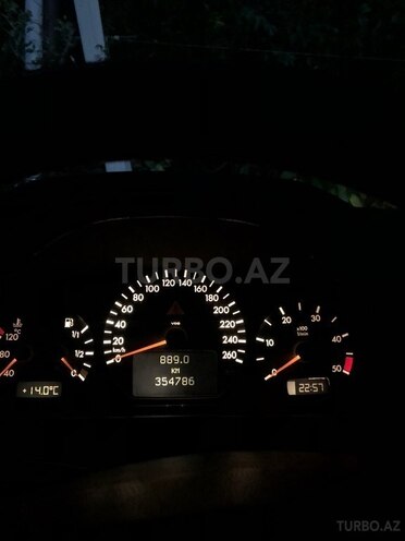 Mercedes E 220 2000, 354,786 km - 2.2 л - Bərdə
