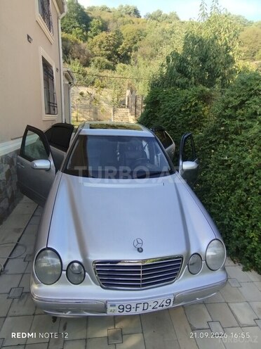 Mercedes E 220 1999, 348,845 km - 2.2 л - Şamaxı