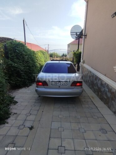 Mercedes E 220 1999, 348,845 km - 2.2 л - Şamaxı
