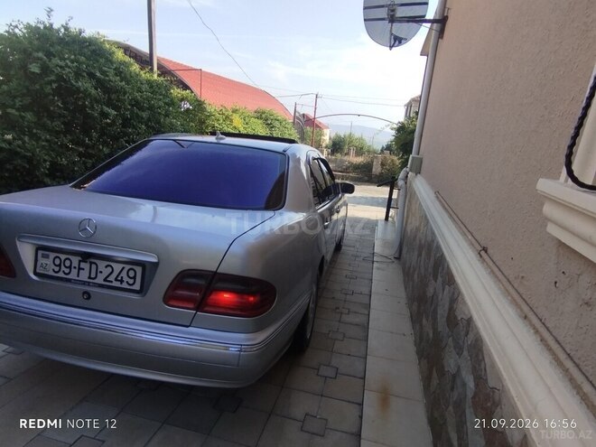 Mercedes E 220 1999, 348,845 km - 2.2 л - Şamaxı