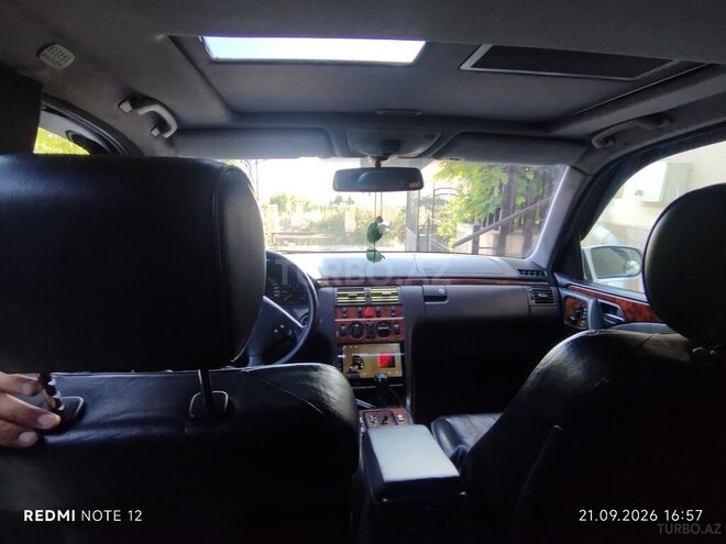 Mercedes E 220 1999, 348,845 km - 2.2 л - Şamaxı