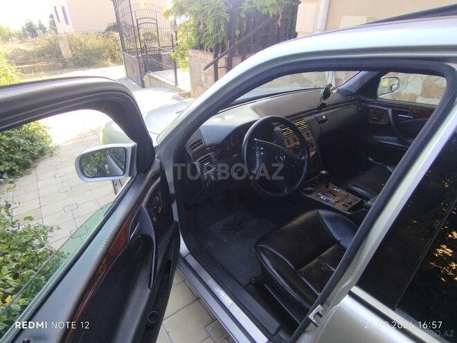 Mercedes E 220 1999, 348,845 km - 2.2 л - Şamaxı