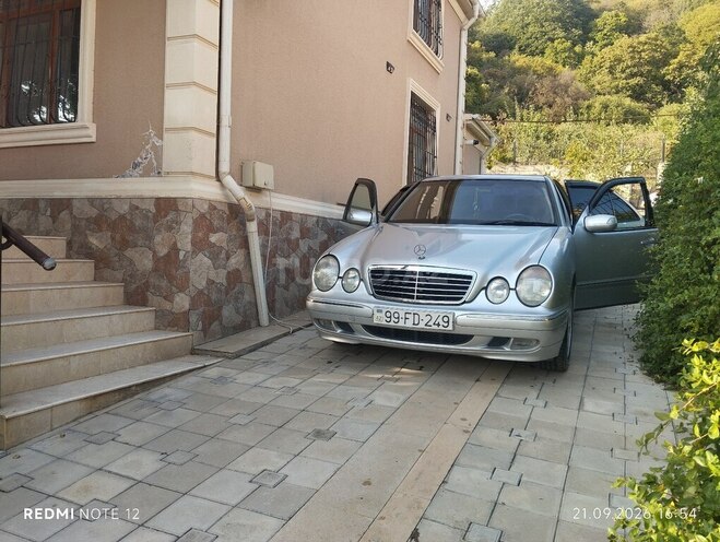 Mercedes E 220 1999, 348,845 km - 2.2 л - Şamaxı
