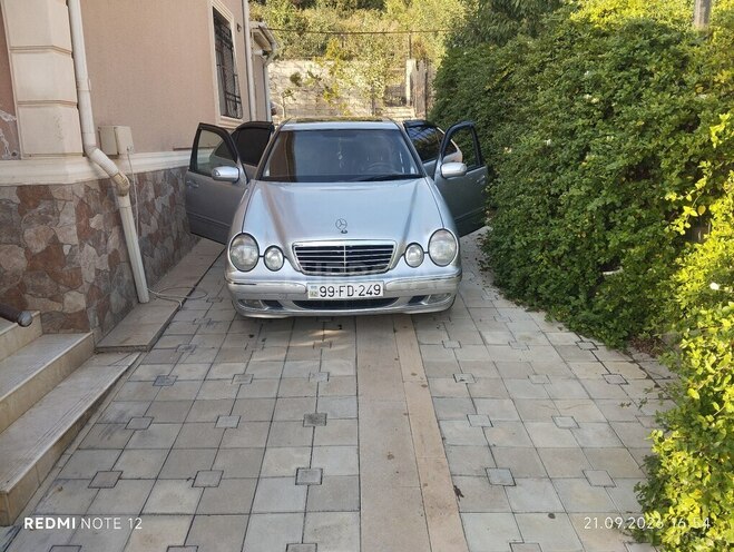 Mercedes E 220 1999, 348,845 km - 2.2 л - Şamaxı