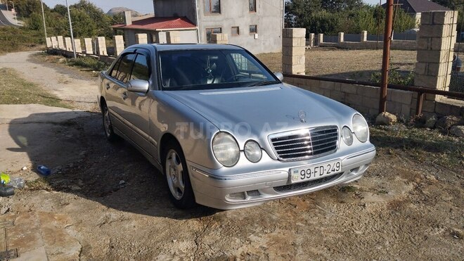 Mercedes E 220 1999, 348,845 km - 2.2 л - Şamaxı