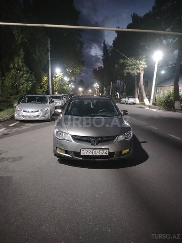 Honda Civic 2007, 579,111 km - 1.3 л - Qazax