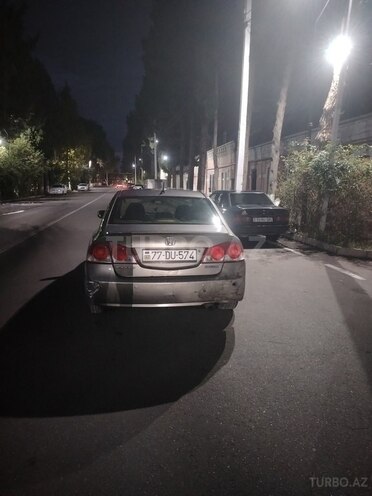 Honda Civic 2007, 579,111 km - 1.3 л - Qazax