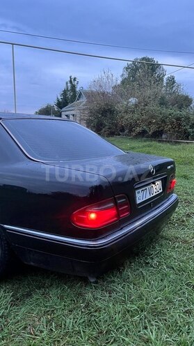 Mercedes E 200 1998, 380,000 km - 2.0 л - Bakı