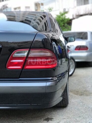 Mercedes E 280 2001, 230,121 km - 2.8 l - Bakı