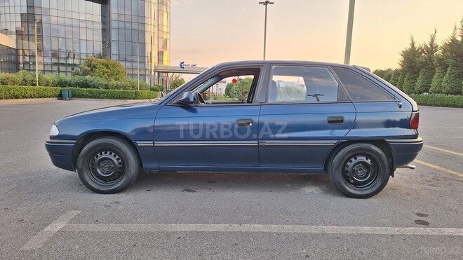 Opel Astra 1994, 665,000 km - 1.6 л - Şəki