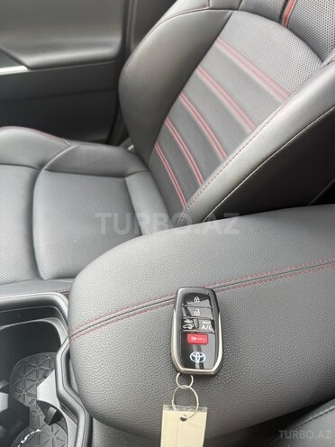 Toyota RAV4 2021, 33,000 km - 2.5 л - Bakı