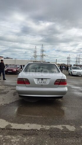 Mercedes E 320 2000, 460,000 km - 3.2 l - Sumqayıt