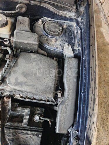 Toyota Corolla 2005, 281,000 km - 1.4 л - İsmayıllı