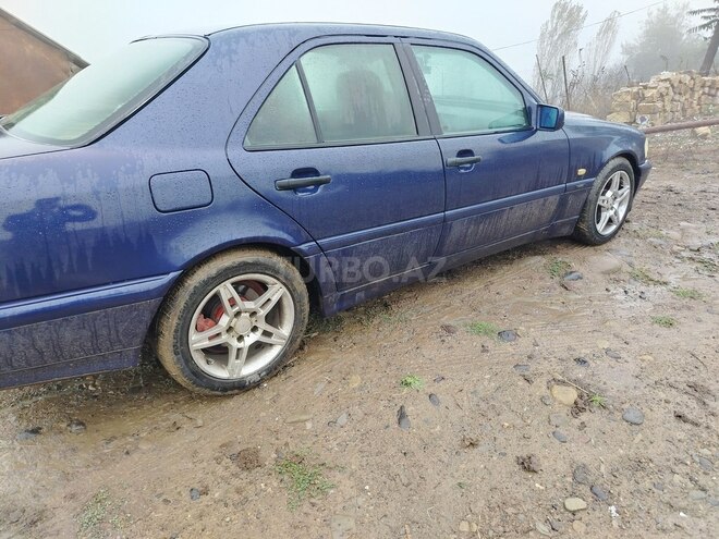 Mercedes C 240 1999, 340,000 km - 2.4 л - Yardımlı