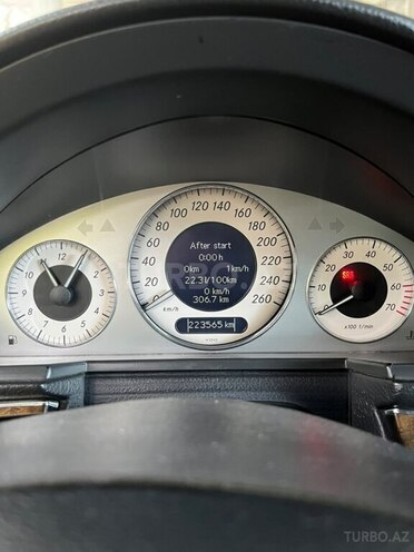 Mercedes E 240 2004, 223,565 km - 2.6 л - Salyan