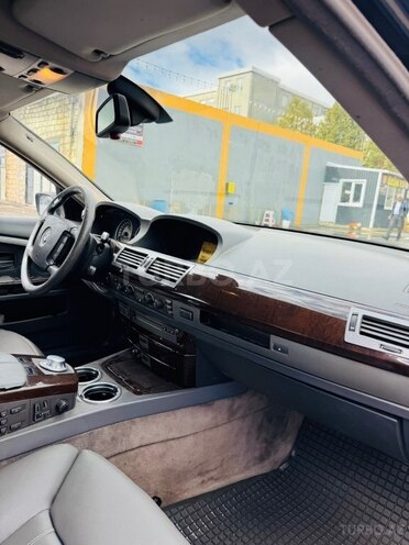 BMW 745 2002, 318,457 km - 4.4 l - Bakı