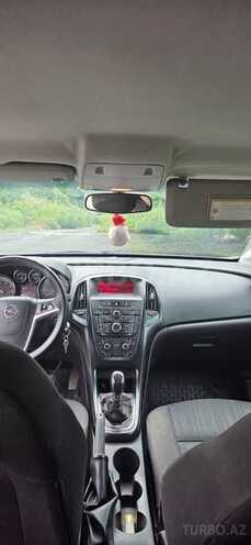 Opel Astra 2014, 380,000 km - 1.3 l - Qax