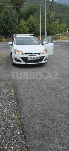Opel Astra 2014, 380,000 km - 1.3 l - Qax