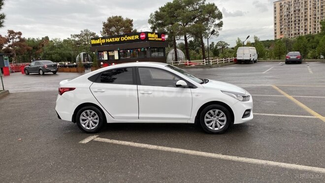 Hyundai Accent 2018, 165,000 km - 1.4 л - Bakı
