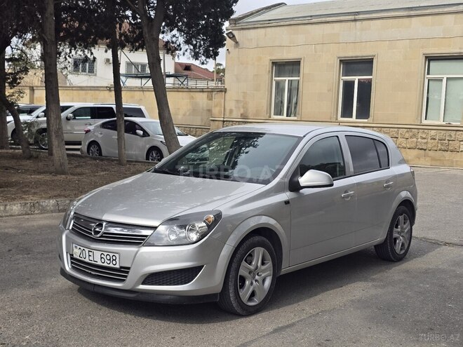 Opel Astra 2010, 270,000 km - 1.4 l - Bakı