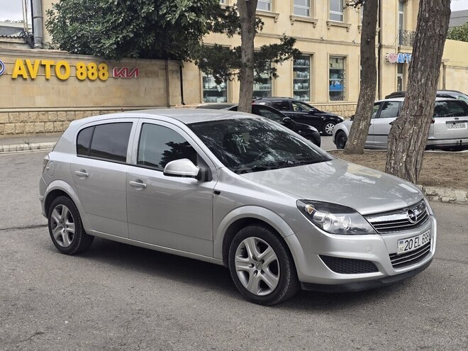 Opel Astra 2010, 270,000 km - 1.4 l - Bakı