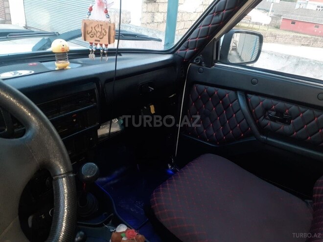 LADA (VAZ) Niva 2005, 100,000 km - 1.7 l - Astara
