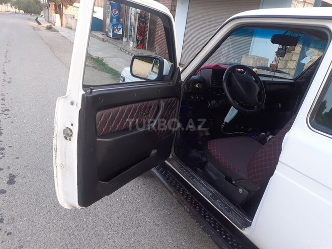 LADA (VAZ) Niva 2005, 100,000 km - 1.7 l - Astara