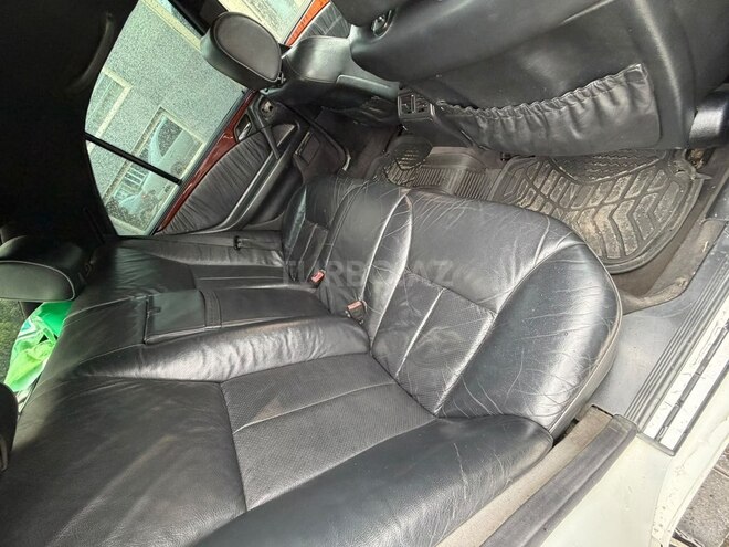 Mercedes E 220 1995, 500,000 km - 2.2 l - Quba