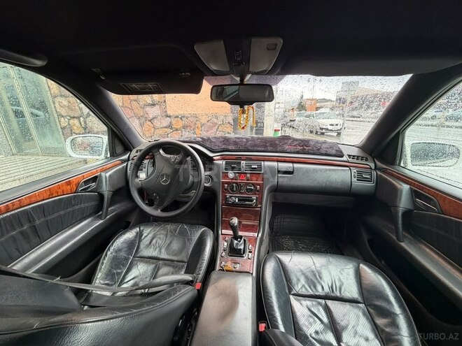 Mercedes E 220 1995, 500,000 km - 2.2 l - Quba