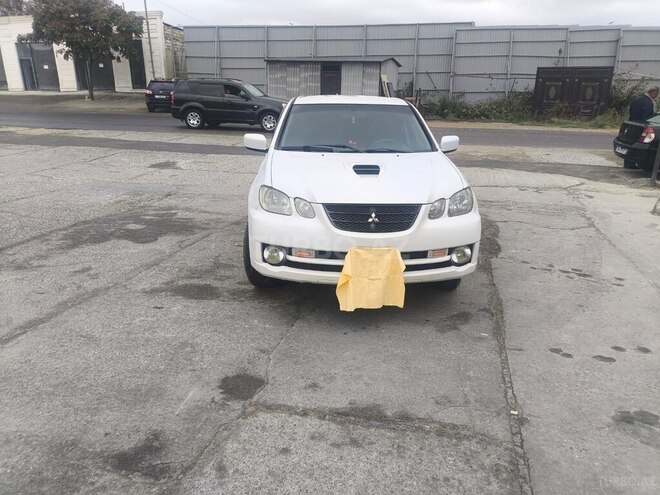 Mitsubishi Airtrek 2003, 230,000 km - 2.0 л - Bakı