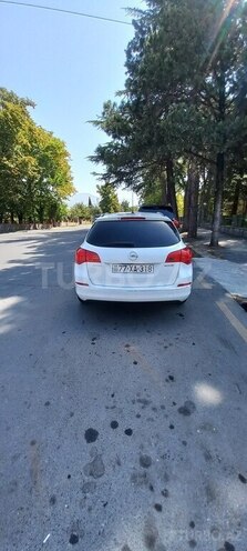 Opel Astra 2014, 380,000 km - 1.3 l - Qax
