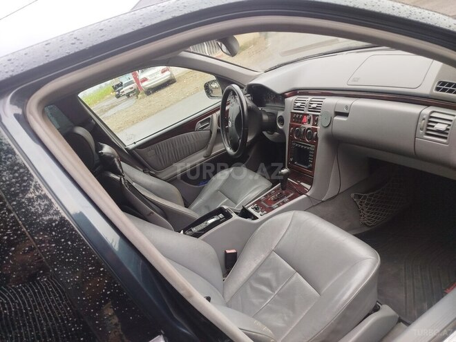 Mercedes E 240 1999, 277,000 km - 2.4 л - Ağdam
