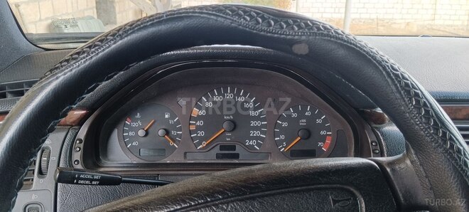 Mercedes E 230 1995, 200,000 km - 2.3 л - Goranboy