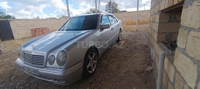 Mercedes E 230 1995, 200,000 km - 2.3 л - Goranboy