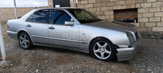 Mercedes E 230 1995, 200,000 km - 2.3 л - Goranboy