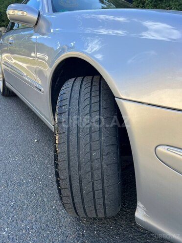 Mercedes E 240 2004, 300,000 km - 2.6 л - Balakən