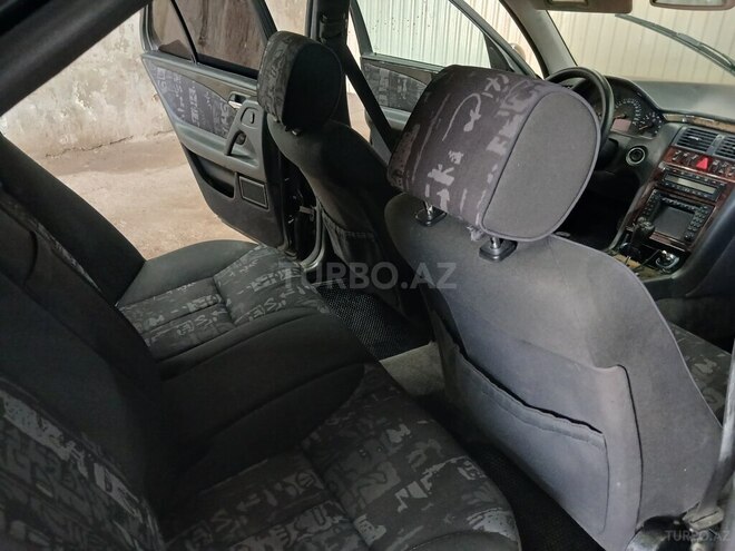 Mercedes E 240 1998, 288,000 km - 2.4 л - Bakı
