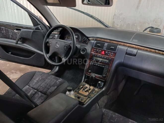 Mercedes E 240 1998, 288,000 km - 2.4 л - Bakı