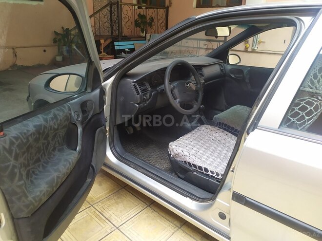 Opel Vectra 1997, 257,720 km - 1.6 л - Gəncə