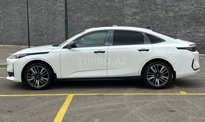 Changan Qiyuan A05 2025, 12,500 km - 1.5 л - Bakı