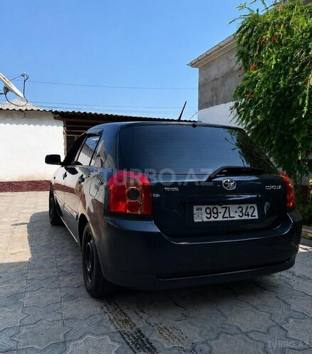 Toyota Corolla 2005, 228,000 km - 1.4 л - Salyan