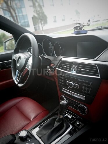 Mercedes C 250 2012, 297,807 km - 1.8 л - Yevlax